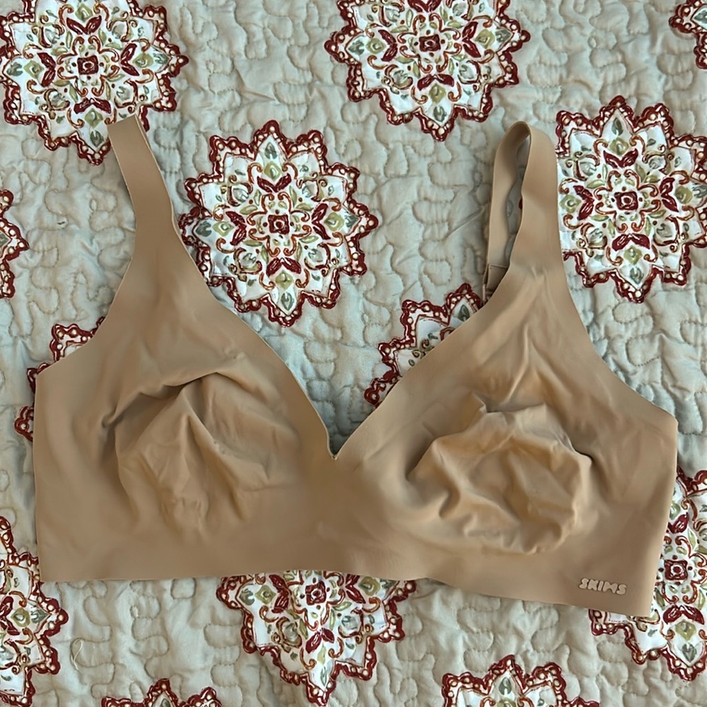 Skims bra